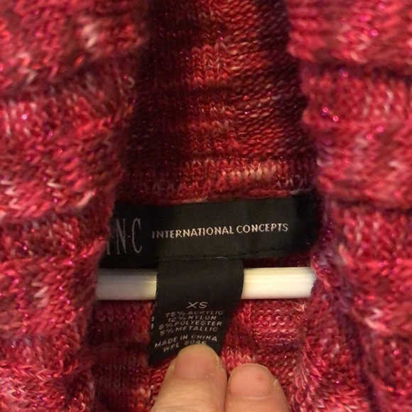 Red festive turtleneck - Picture 2 of 5